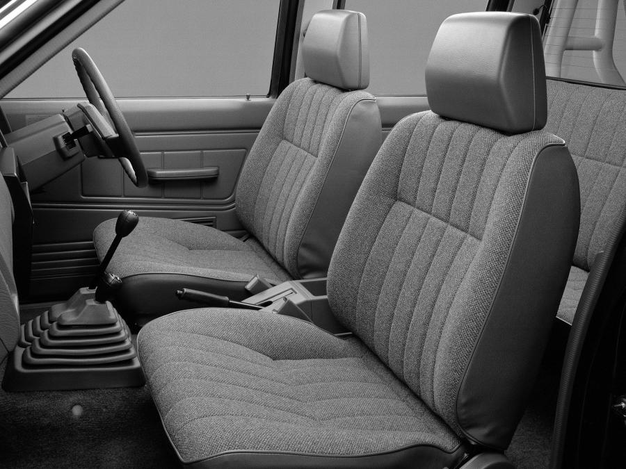  Nissan Datsun 4WD Double Cab 1985 года  (фото 3 из 6)